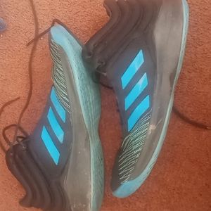 I am selling a pair of Adidas shoes